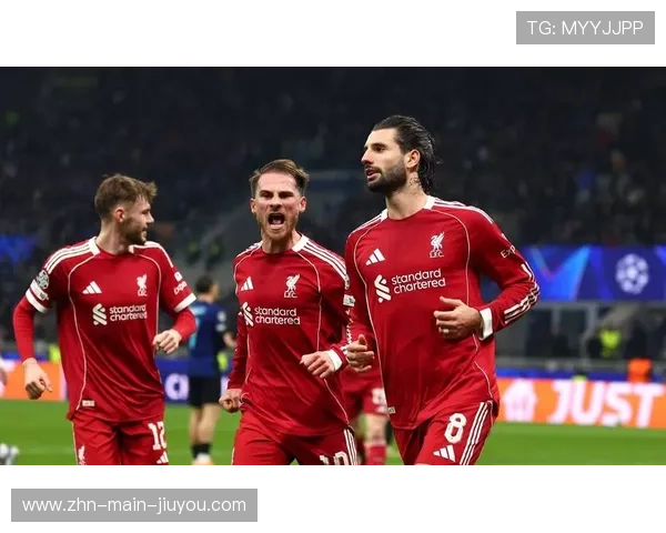 利物浦门前混战中抢点制胜，关键时刻展现强大团队精神